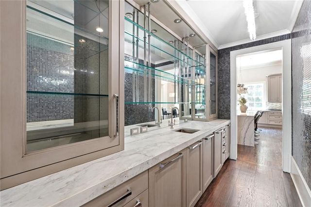 218 Londonberry Road, Atlanta, GA 30327