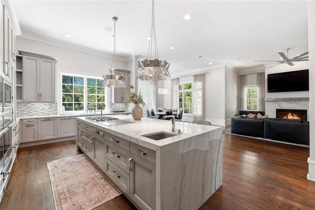 218 Londonberry Road, Atlanta, GA 30327