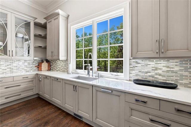 218 Londonberry Road, Atlanta, GA 30327