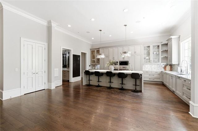 218 Londonberry Road, Atlanta, GA 30327