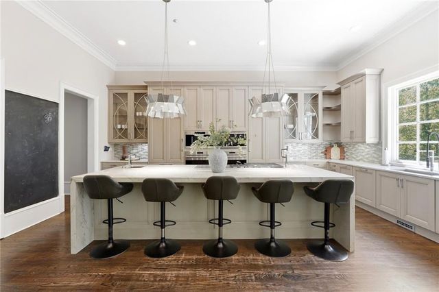 218 Londonberry Road, Atlanta, GA 30327