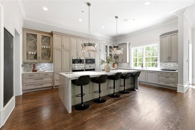 218 Londonberry Road, Atlanta, GA 30327