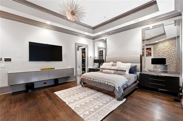 218 Londonberry Road, Atlanta, GA 30327