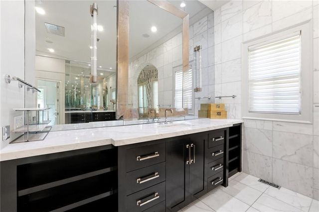 218 Londonberry Road, Atlanta, GA 30327