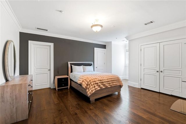 218 Londonberry Road, Atlanta, GA 30327