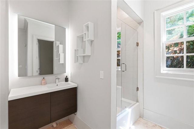 218 Londonberry Road, Atlanta, GA 30327