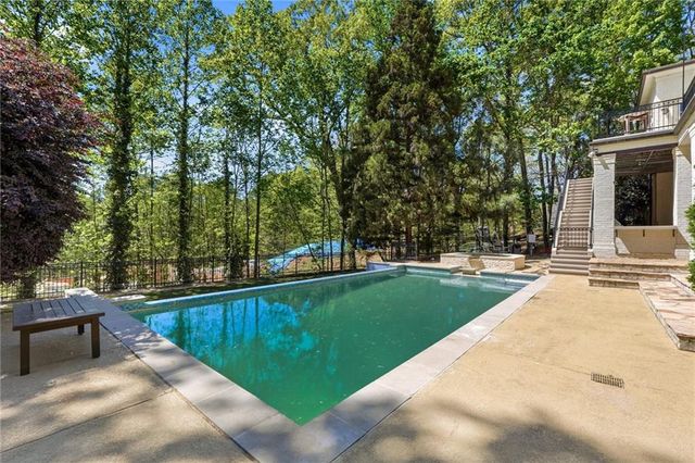 218 Londonberry Road, Atlanta, GA 30327