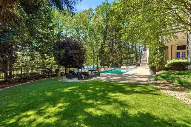 218 Londonberry Road, Atlanta, GA 30327