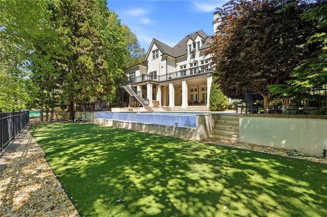 218 Londonberry Road, Atlanta, GA 30327