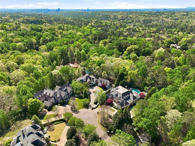 218 Londonberry Road, Atlanta, GA 30327