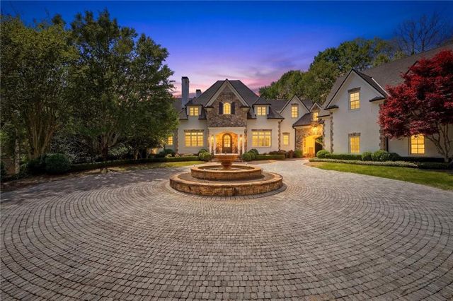 218 Londonberry Road, Atlanta, GA 30327