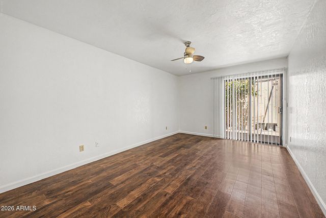 1122 E CHARLESTON Avenue, Phoenix, AZ 85022