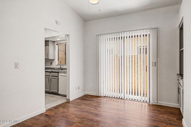 1122 E CHARLESTON Avenue, Phoenix, AZ 85022