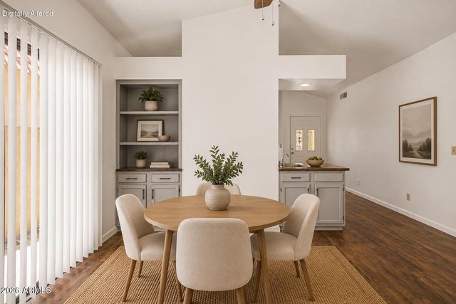1122 E CHARLESTON Avenue, Phoenix, AZ 85022