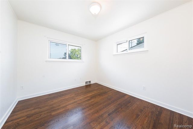 1575 W 13 Mile Road, Madison Heights, MI 48071