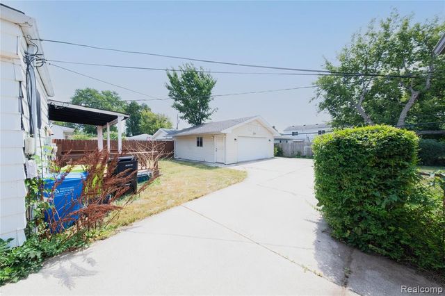 1575 W 13 Mile Road, Madison Heights, MI 48071