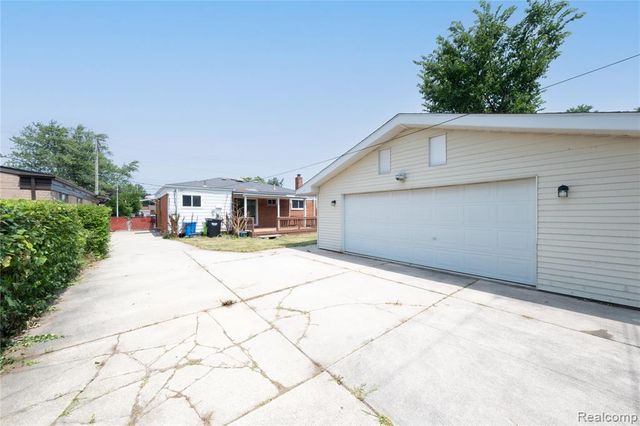 1575 W 13 Mile Road, Madison Heights, MI 48071