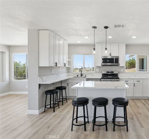 25735 Santa Rosa Road, Apple Valley, CA 92308