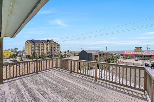 2909 Ave R, Galveston, TX 77550