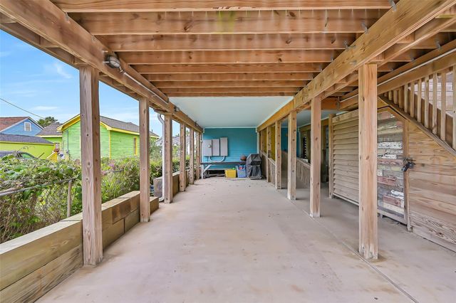2909 Ave R, Galveston, TX 77550