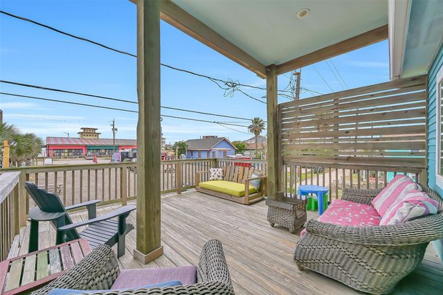 2909 Ave R, Galveston, TX 77550
