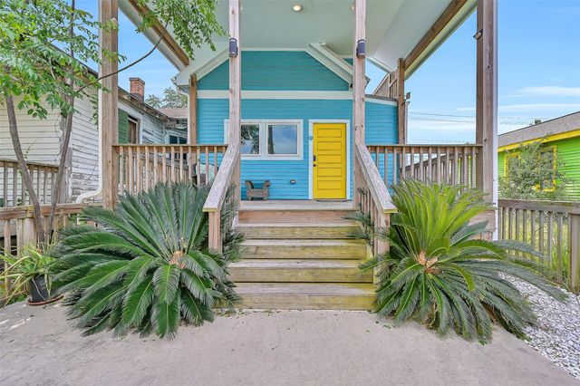 2909 Ave R, Galveston, TX 77550