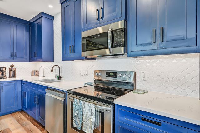 2909 Ave R, Galveston, TX 77550