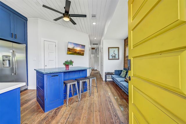 2909 Ave R, Galveston, TX 77550