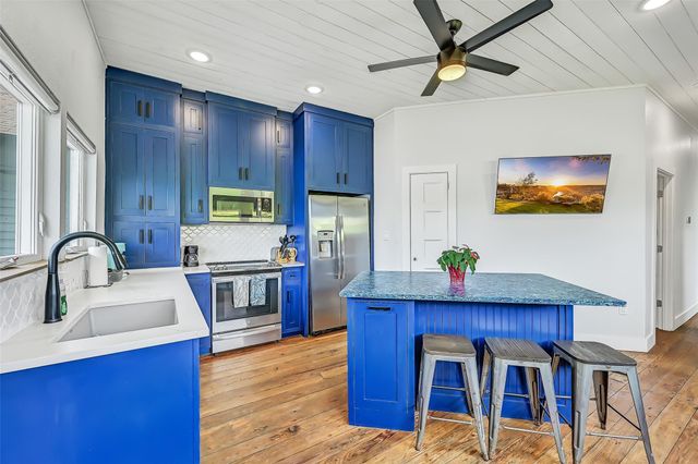 2909 Ave R, Galveston, TX 77550