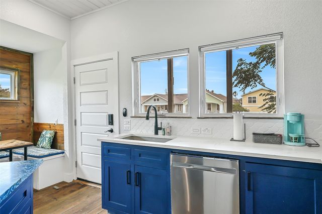 2909 Ave R, Galveston, TX 77550