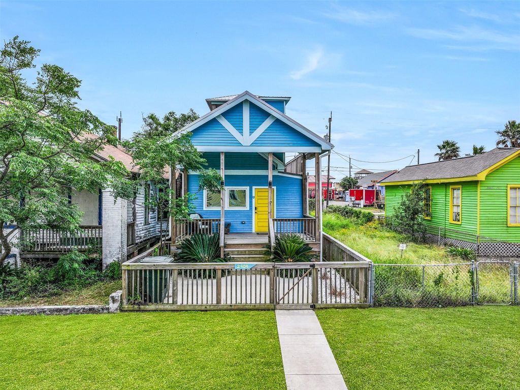 2909 Ave R, Galveston, TX 77550