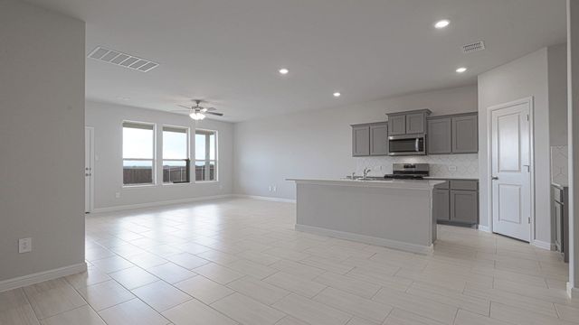 9736 MCCLANE FARM Drive, Fort Worth, TX 76036