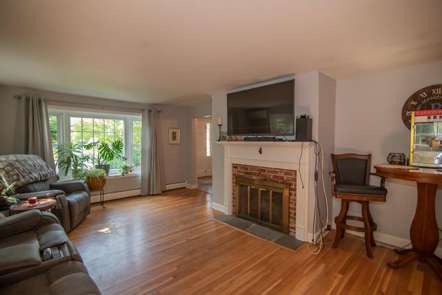14 Birch Hill Drive, Nashua, NH 03063