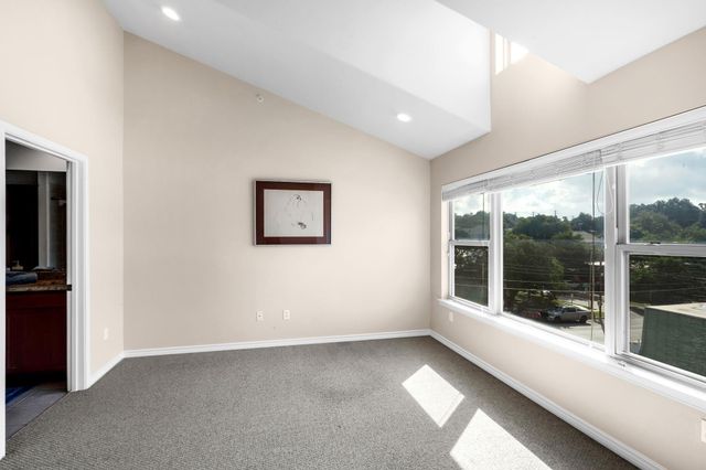 305 E 31st ST 6, Austin, TX 78705