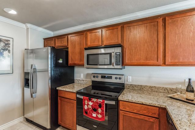 305 E 31st ST 6, Austin, TX 78705