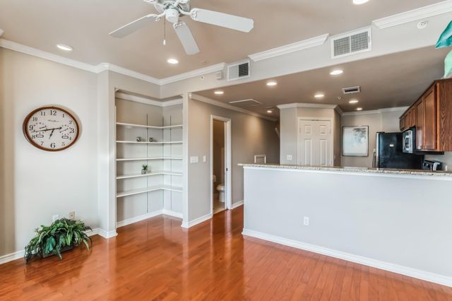 305 E 31st ST 6, Austin, TX 78705