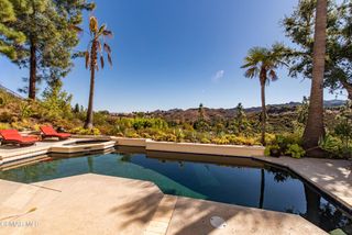 2670 Grandoaks Drive, Westlake Village, CA 91361