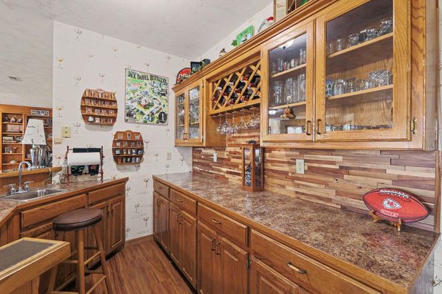 2526 N High Point Cir, Wichita, KS 67205