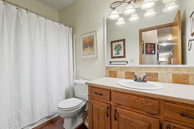 2526 N High Point Cir, Wichita, KS 67205