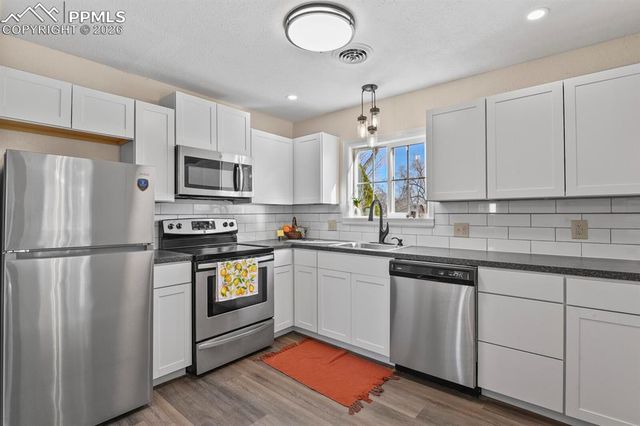 2415 2nd Avenue, Pueblo, CO 81003