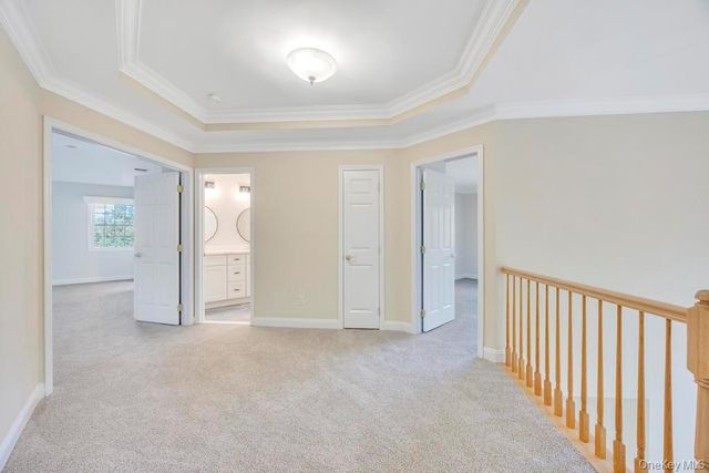 9 Tappanwood Drive, Locust Valley, NY 11560