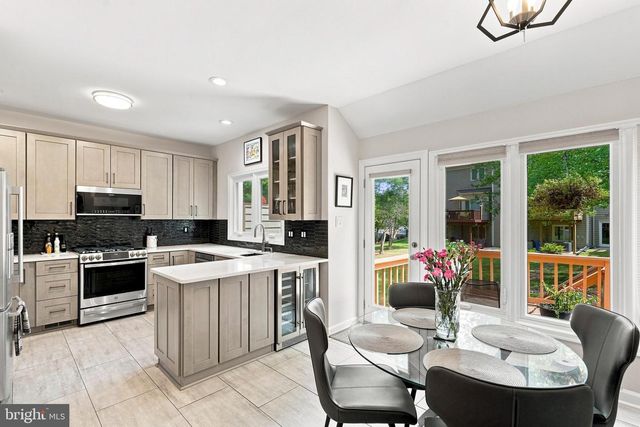 17 HUNTCHASE CT, Baltimore, MD 21209