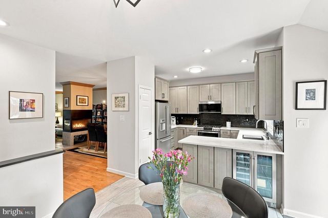 17 HUNTCHASE CT, Baltimore, MD 21209