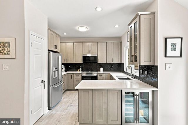 17 HUNTCHASE CT, Baltimore, MD 21209