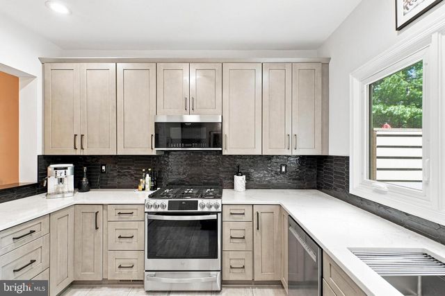 17 HUNTCHASE CT, Baltimore, MD 21209