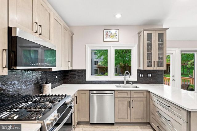 17 HUNTCHASE CT, Baltimore, MD 21209