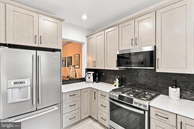 17 HUNTCHASE CT, Baltimore, MD 21209