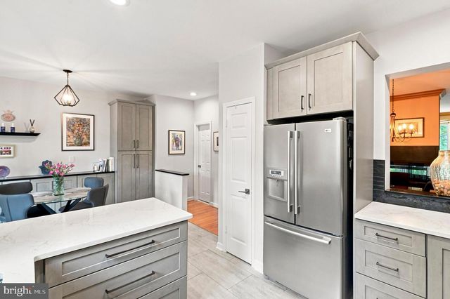 17 HUNTCHASE CT, Baltimore, MD 21209