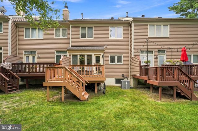 17 HUNTCHASE CT, Baltimore, MD 21209