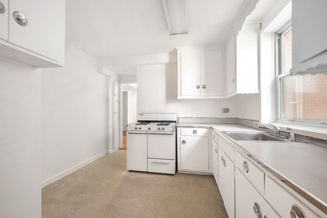 1717 E 18th St Apt 2T, New York City, NY 11229